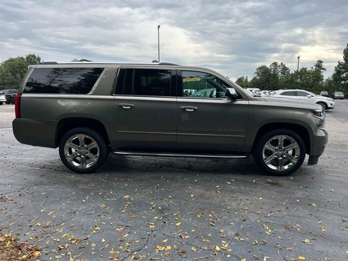Used 2018 Chevrolet Suburban Premier image 6