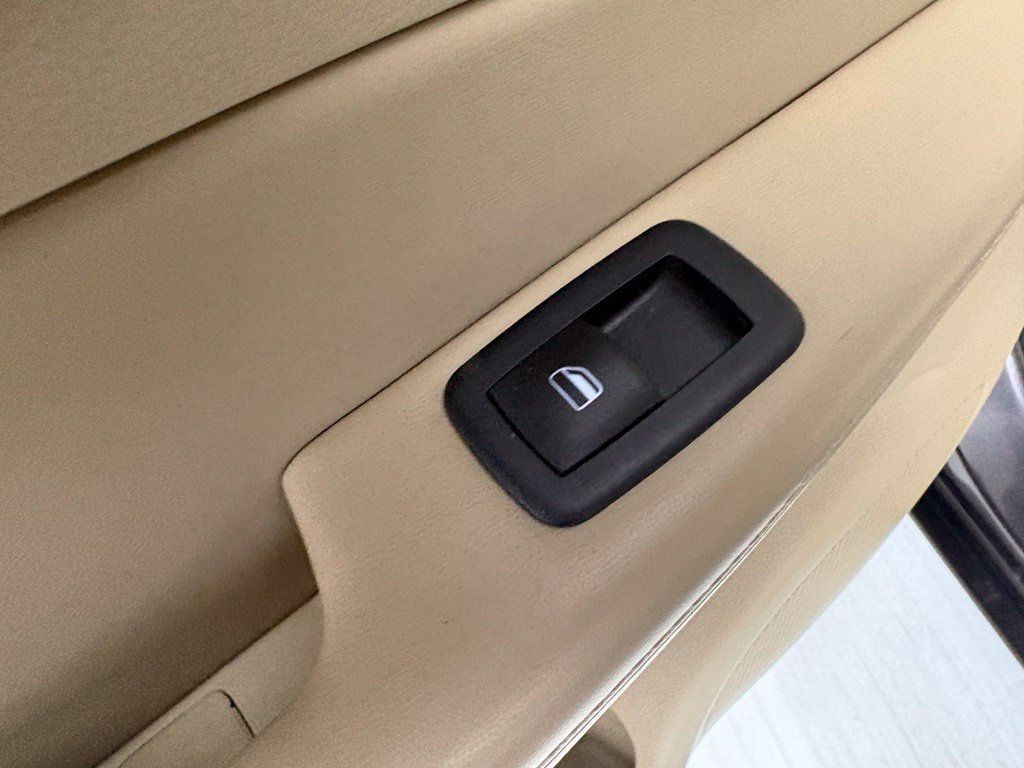 Used 2018 Jeep Grand Cherokee Laredo AWD/4WD image 37
