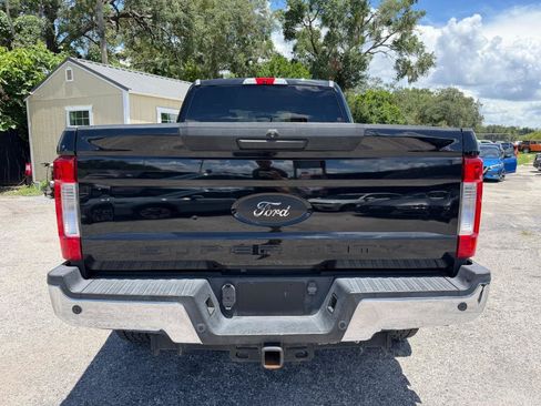 Used 2018 Ford F250 XLT w/ XLT Premium Package AWD/4WD image 6