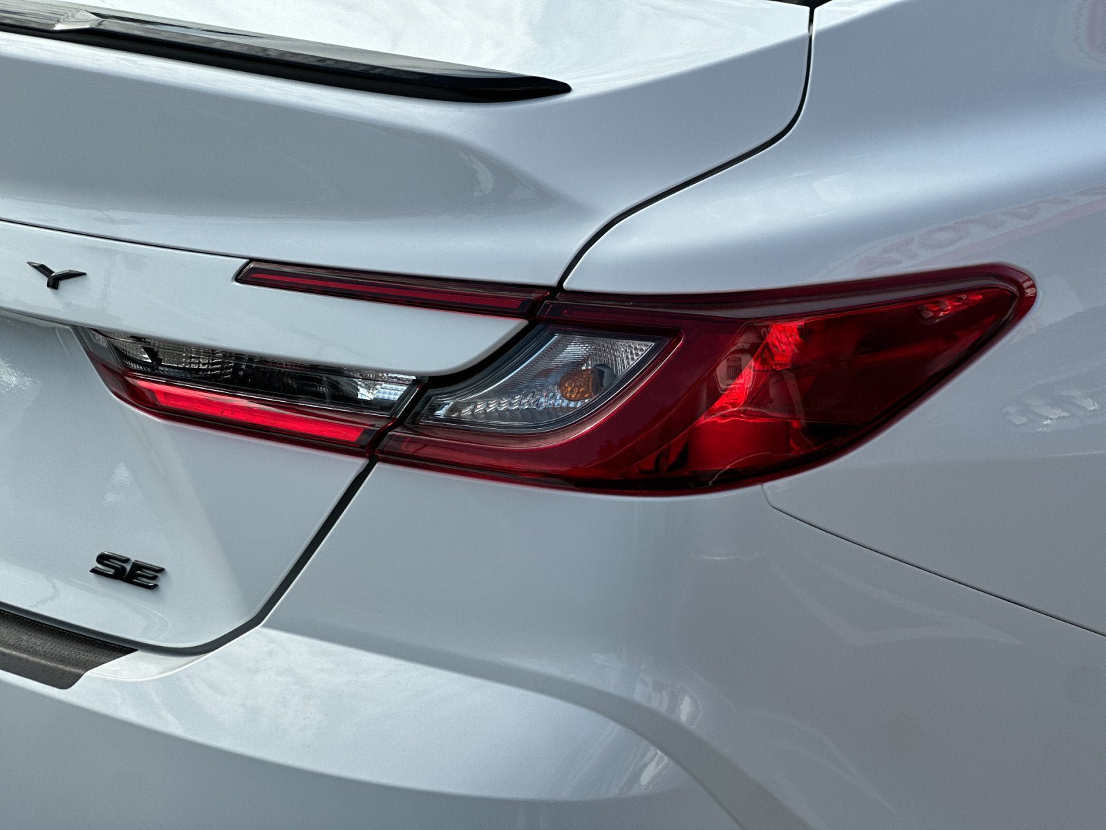 New 2026 Toyota Camry Hybrid FWD image 30