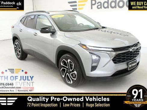 Used 2024 Chevrolet Trax RS w/ Sunroof Package FWD image 1
