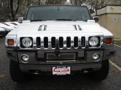 Used 2004 HUMMER H2 w/ Preferred Equipment Group image 23