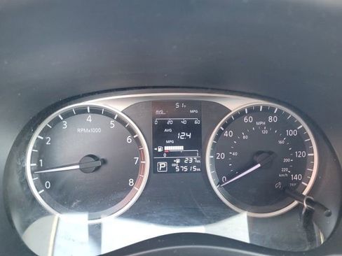 Used 2022 Nissan Kicks S image 19