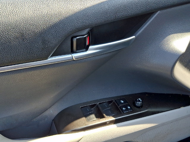 Used 2021 Toyota Camry LE FWD image 7