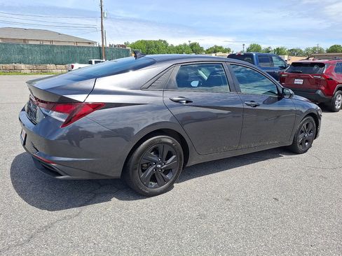 Used 2021 Hyundai Elantra SEL FWD image 6