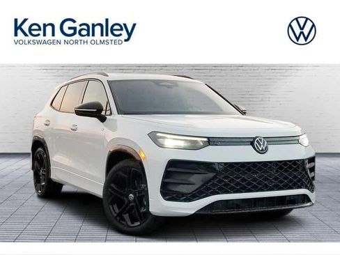 New 2026 Volkswagen Tiguan SE R-Line FWD image 1