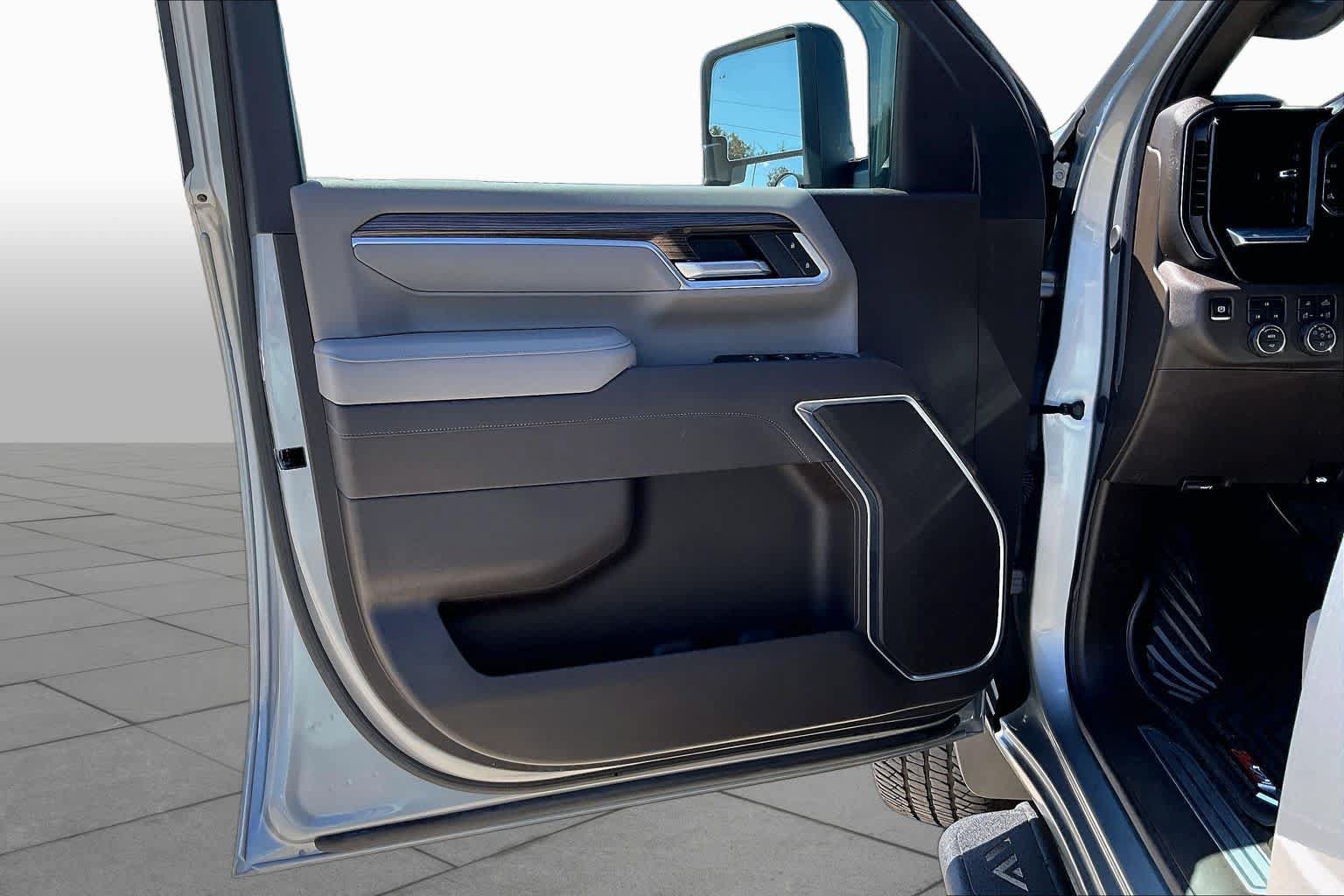 Used 2025 Chevrolet Silverado 3500 LT w/ Texas Edition AWD/4WD image 22