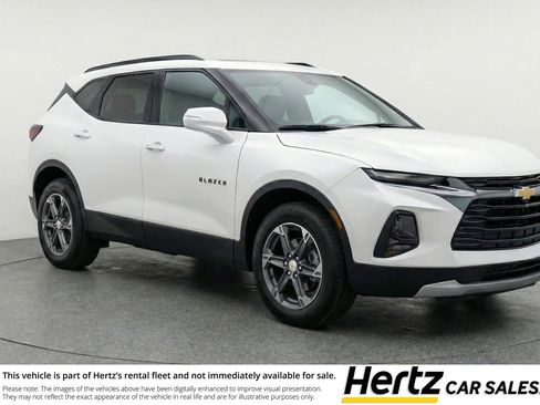 Used 2025 Chevrolet Blazer LT image 1