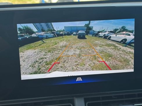 Used 2025 Chevrolet Trax LT FWD image 24