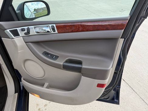 Used 2004 Chrysler Pacifica 2WD image 25