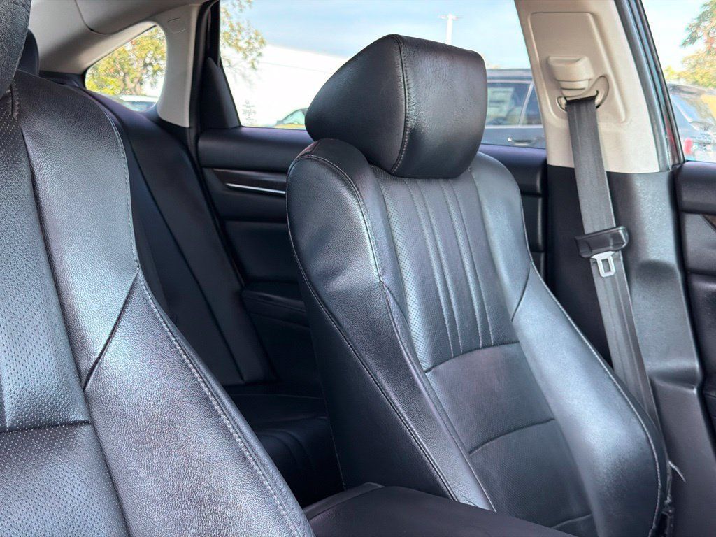Used 2018 Honda Accord Touring image 25