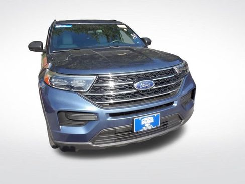 Used 2020 Ford Explorer XLT RWD image 3