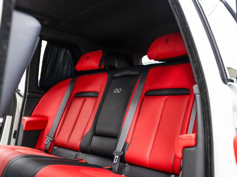 Used 2023 Rolls-Royce Cullinan Black Badge w/ Dark Exterior Package image 15