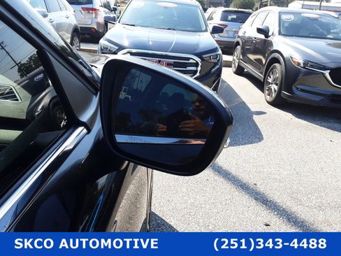 Used 2023 Mitsubishi Outlander SE Black Edition image 10