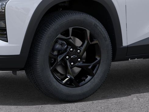 Used 2026 Chevrolet Trax LT w/ Midnight Edition FWD image 38