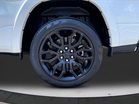 Used 2025 RAM 1500 Limited AWD/4WD image 36