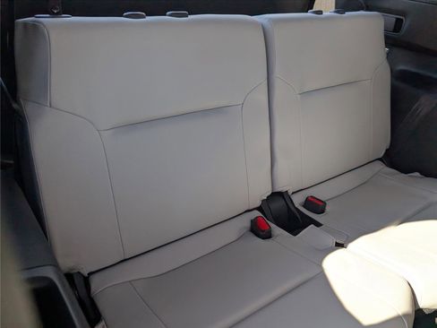 Used 2024 Mitsubishi Outlander SEL image 13