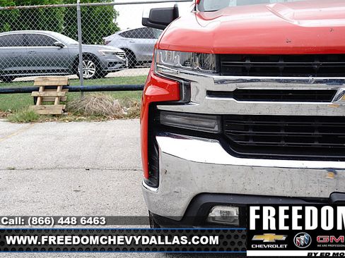 Used 2021 Chevrolet Silverado 1500 LT w/ Z71 Off-Road Package image 5