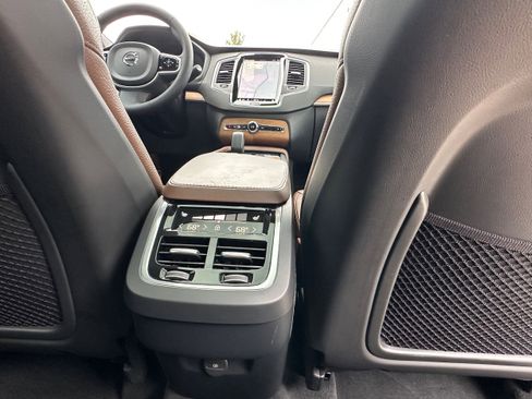 Certified 2023 Volvo XC90 B6 Core w/ Climate Package image 15