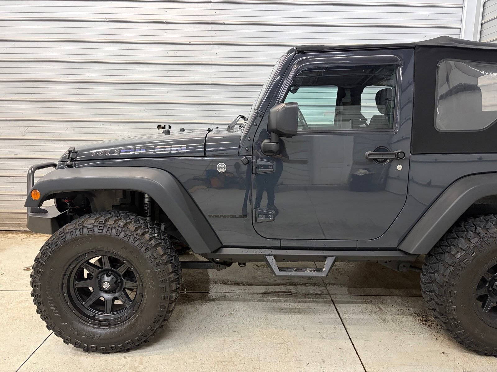 Used 2016 Jeep Wrangler Rubicon w/ Power Convenience Group AWD/4WD image 3