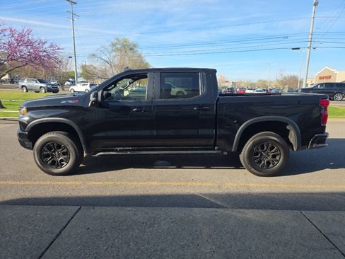 Used 2022 Chevrolet Silverado 1500 ZR2 w/ Technology Package image 6