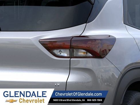 New 2026 Chevrolet TrailBlazer LT w/ LT Cold Weather Package FWD image 11
