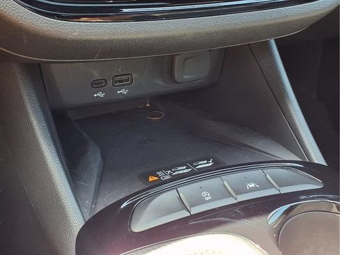Used 2025 Buick Envista Avenir FWD image 9