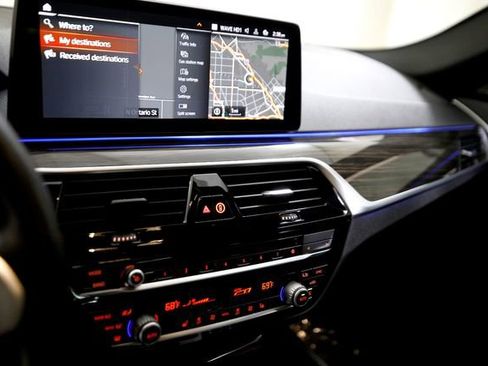 Used 2021 BMW 540i image 8