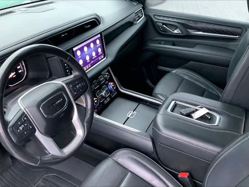 Used 2021 GMC Yukon XL Denali image 16