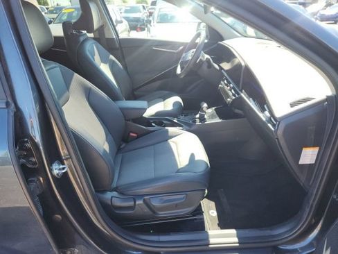 Used 2024 Kia Niro EX Touring FWD image 15