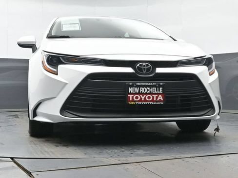 Certified 2025 Toyota Corolla LE FWD image 33