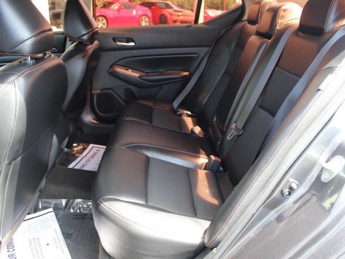 Used 2022 Nissan Altima 2.5 SR w/ Midnight Edition Package image 14