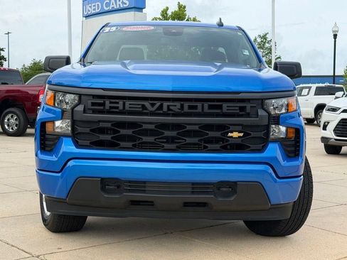 Used 2025 Chevrolet Silverado 1500 Custom AWD/4WD image 2