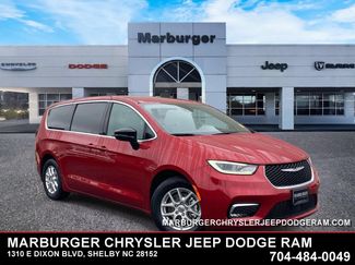 Used 2025 Chrysler Pacifica Select FWD video 1