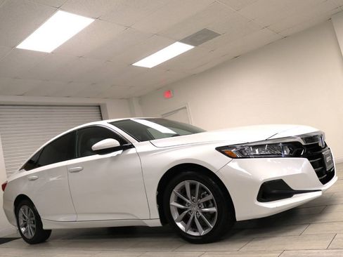 Used 2022 Honda Accord LX image 9
