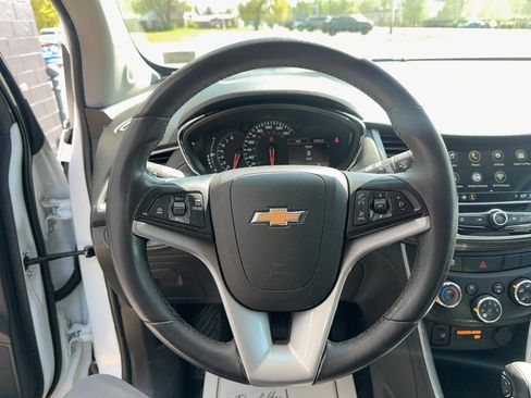 Used 2019 Chevrolet Trax LT w/ LT Convenience Package AWD/4WD image 18