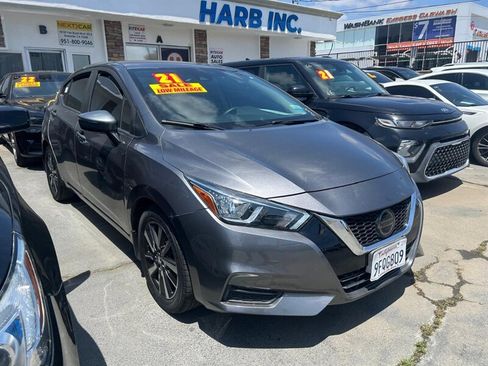 Used 2021 Nissan Versa SV FWD image 4