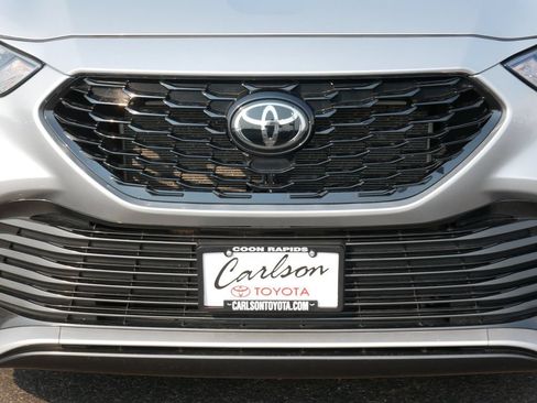 Used 2023 Toyota Highlander XSE AWD/4WD image 9