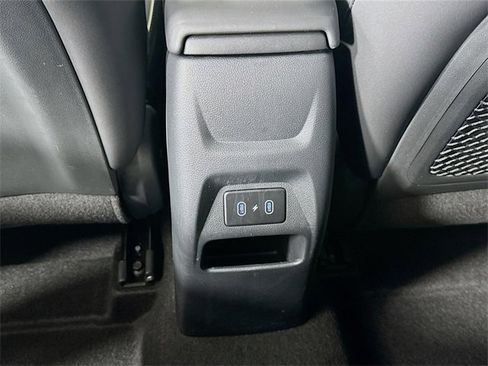 Used 2025 Hyundai Venue Limited image 25