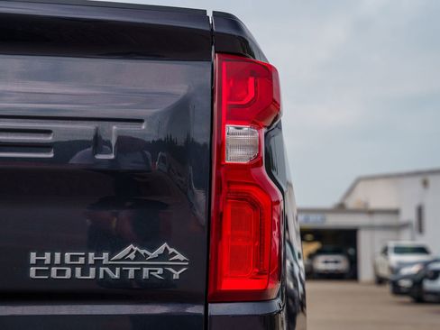 Used 2024 Chevrolet Silverado 1500 High Country w/ Technology Package AWD/4WD image 22