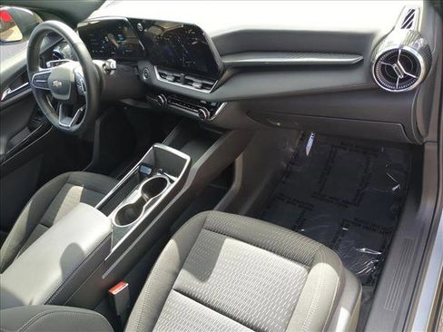 Used 2025 Chevrolet Equinox LT image 22