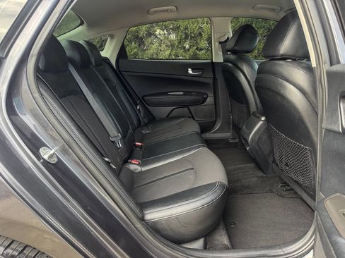 Used 2019 Kia Optima S image 13