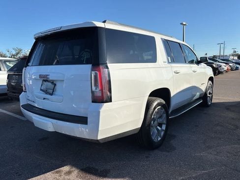 Used 2018 GMC Yukon XL SLE w/ SLE Value Package image 3