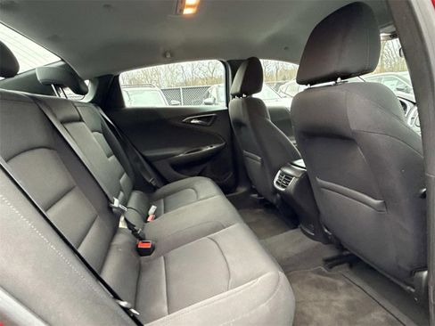 Used 2016 Chevrolet Malibu LT image 11