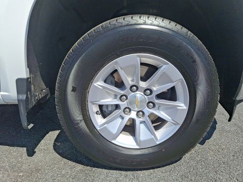 Certified 2026 Chevrolet Silverado 1500 LT AWD/4WD image 9