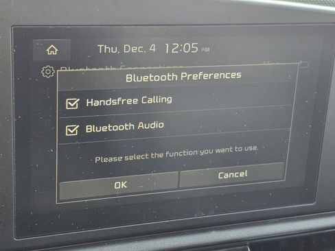 Used 2023 Kia Niro LX image 8