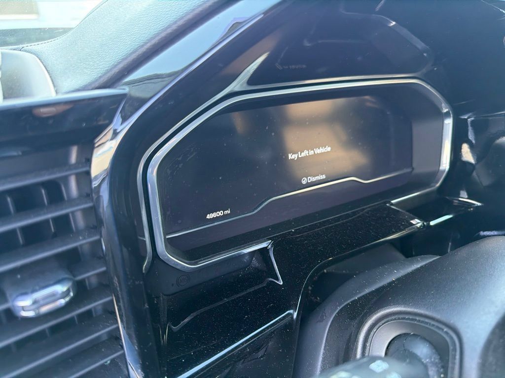 Used 2022 Chevrolet Silverado 1500 LTZ w/ LTZ Premium Package AWD/4WD image 11