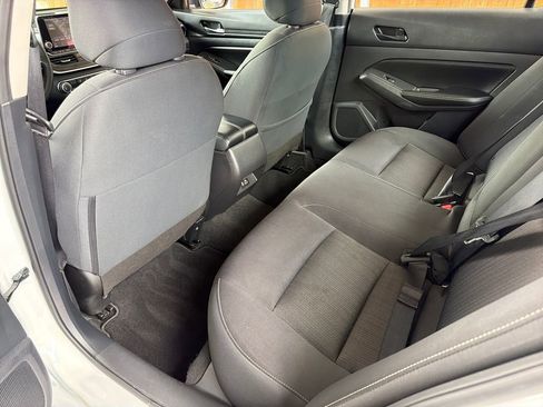 Used 2025 Nissan Altima 2.5 SV FWD image 29