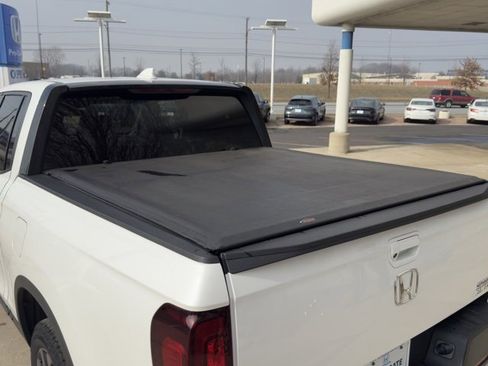 Certified 2023 Honda Ridgeline Sport image 16