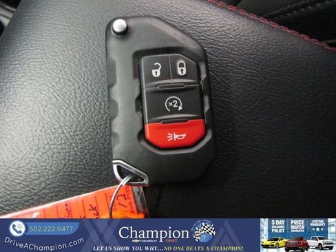 Used 2023 Jeep Gladiator Rubicon w/ LED Lighting Group AWD/4WD image 10
